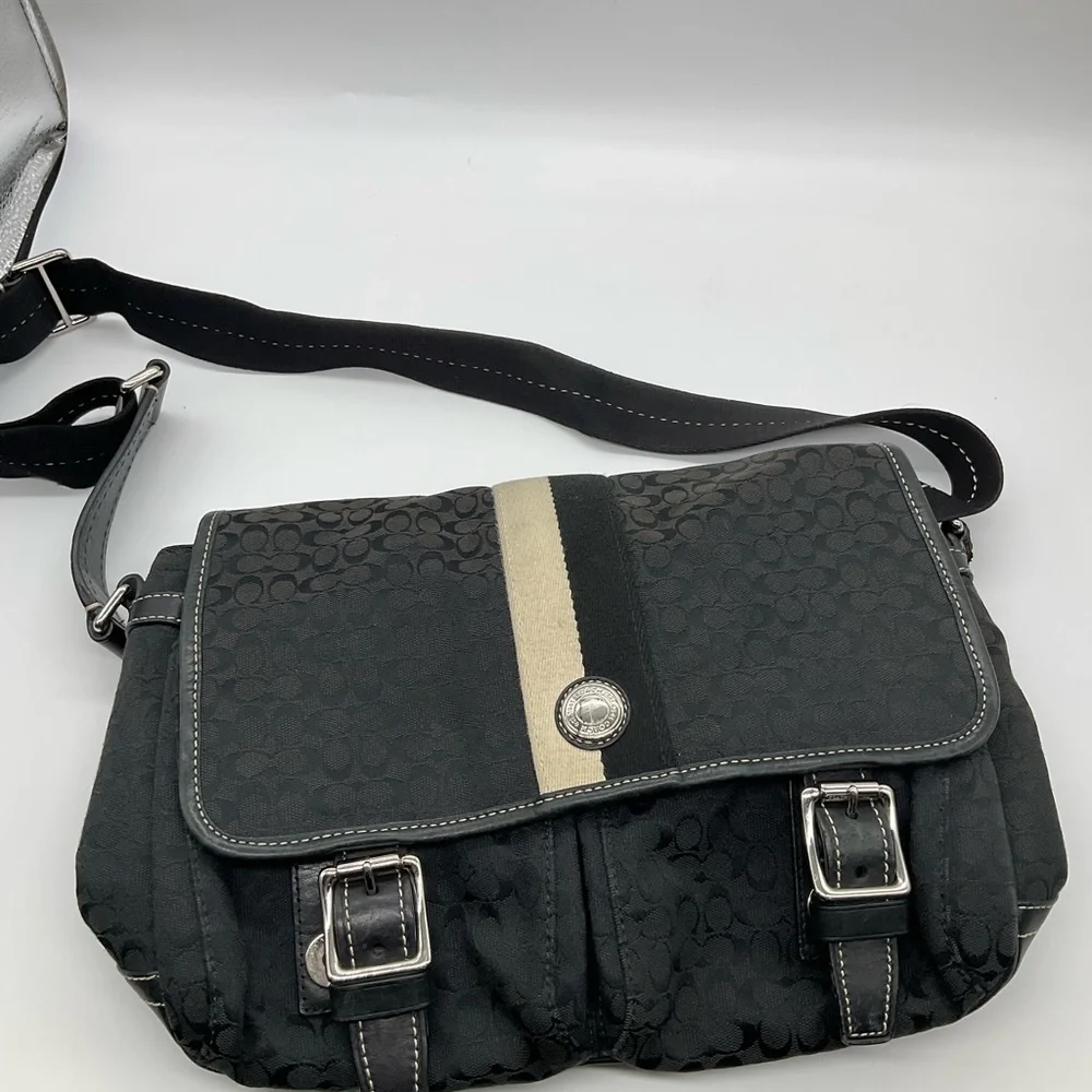 COACH SIGNATURE VOYAGER MESSENGER BAG - Picture 10 of 10